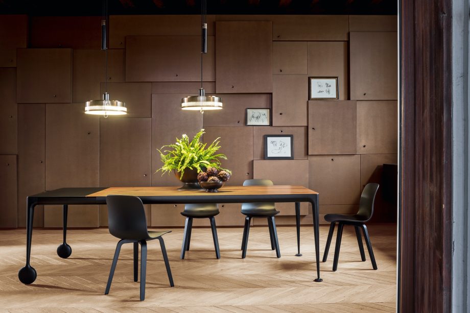 SUBSTANCE CHAIR